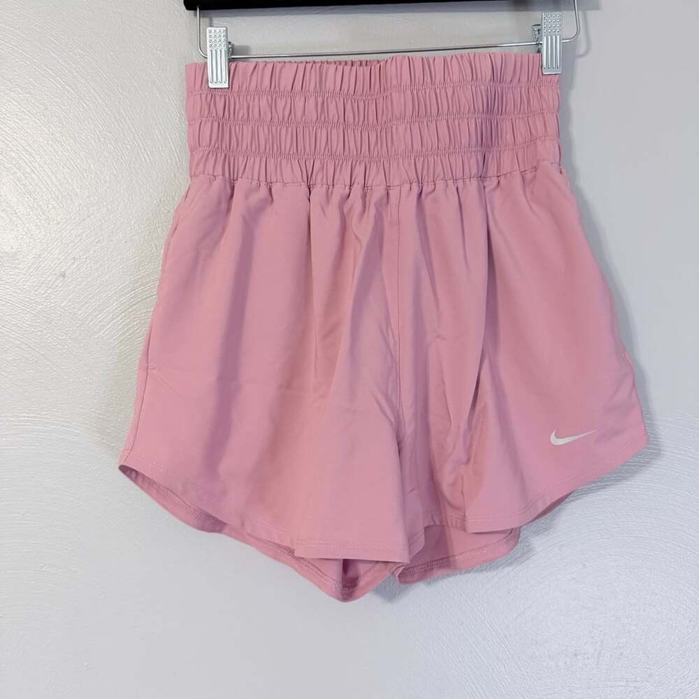 Nike One Dri-FIT Ultra High-Waisted 3" Brief-Lined Shorts Pink Small